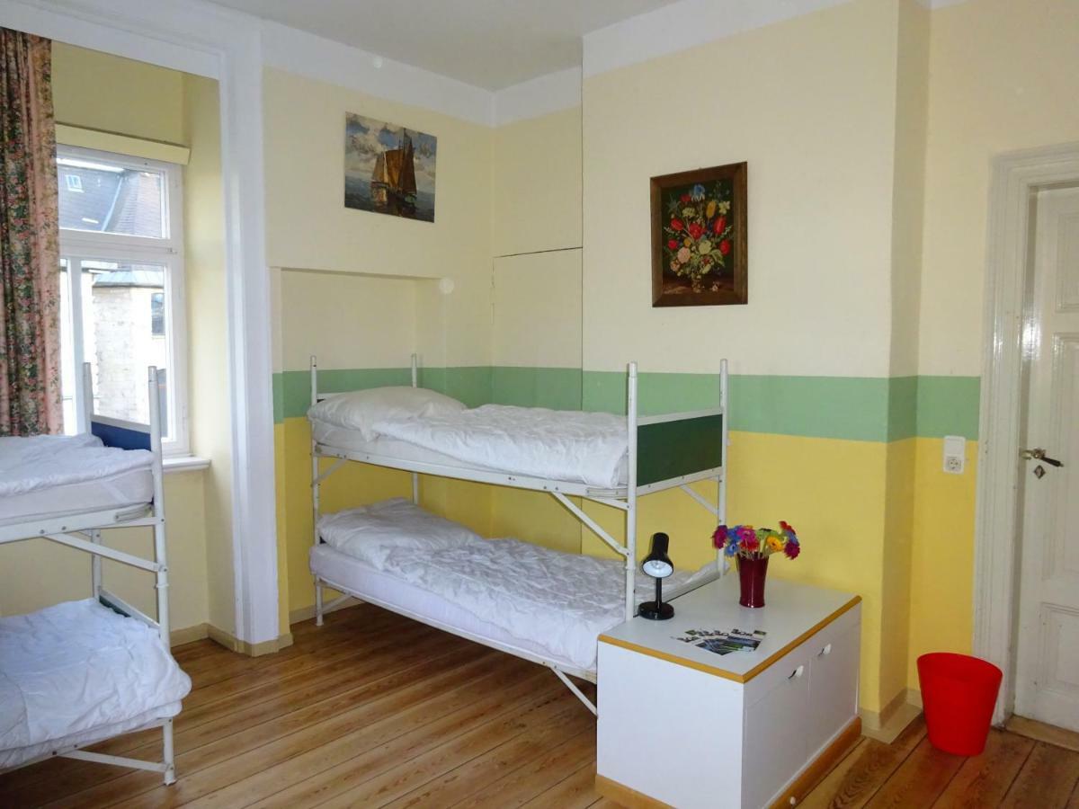 Hummel Hostel - Historische Stadtvilla Mit Garten Weimar  Eksteriør bilde